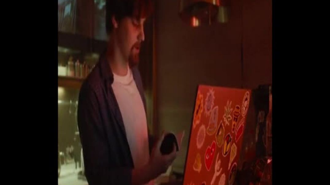 Молодой человек.  Ваня  - Лера- Настя.